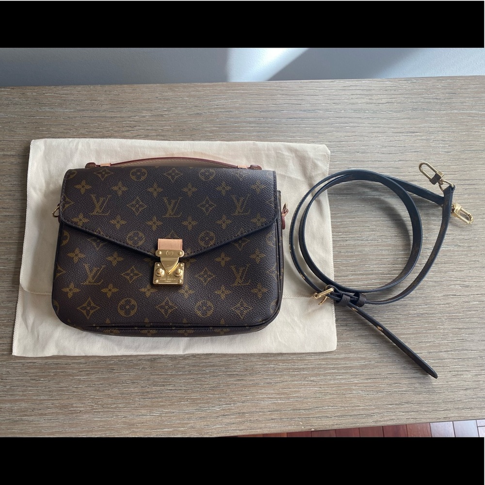Monogram Pochette Métis Louis Vuitton